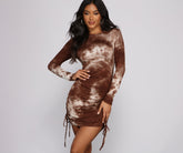 Mini-robe tie-dye à la mode